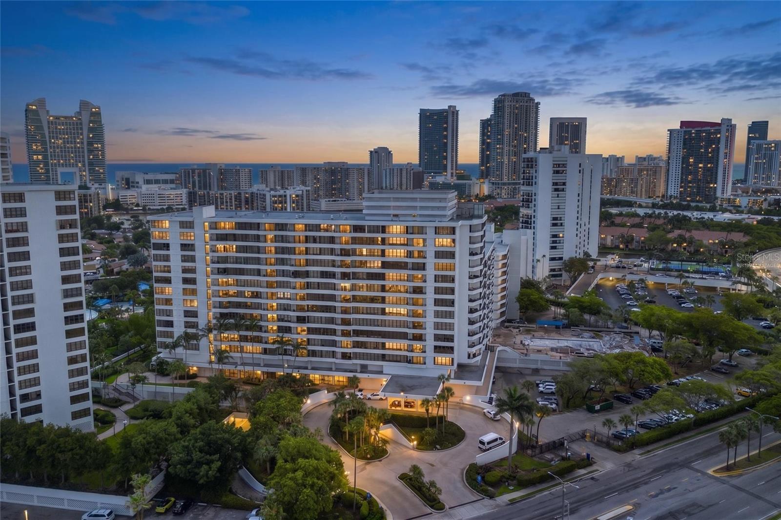 Foto de propiedad en 500 THREE ISLANDS BLVD #1008 HALLANDALE BEACH con MLS# TB8507851