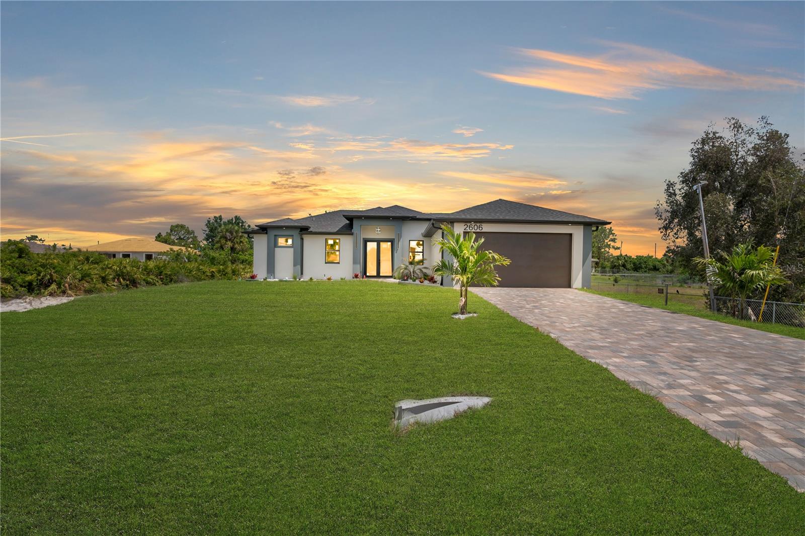 Foto de propiedad en 2606 40TH ST ST LEHIGH ACRES con MLS# TB8509274