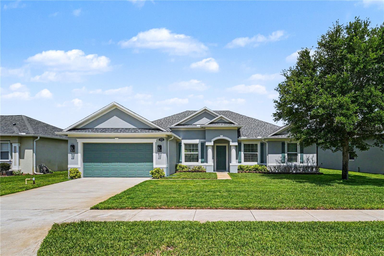 Foto de propiedad en 1025 MORGAN CIR NE PALM BAY con MLS# TB8510296