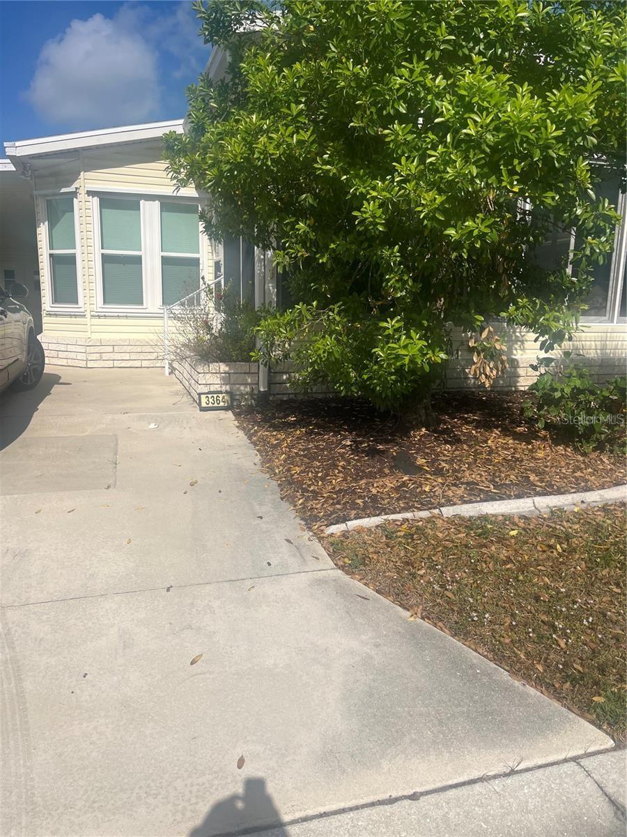 Foto de propiedad en 3364 GOLDA CIR NORTH FORT MYERS con MLS# TB8510610
