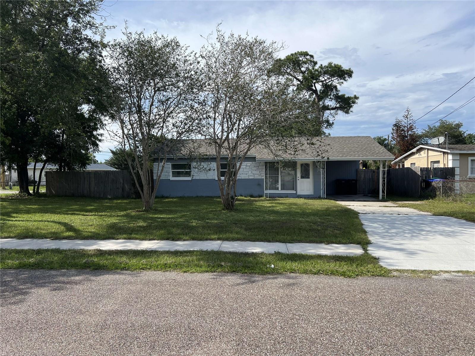 Foto de propiedad en 14405 DARING AVE ORLANDO con MLS# TB8513959