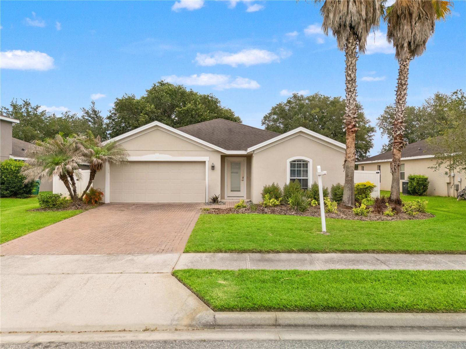 Foto de propiedad en 411 MILLWOOD PL WINTER GARDEN con MLS# TB8518055