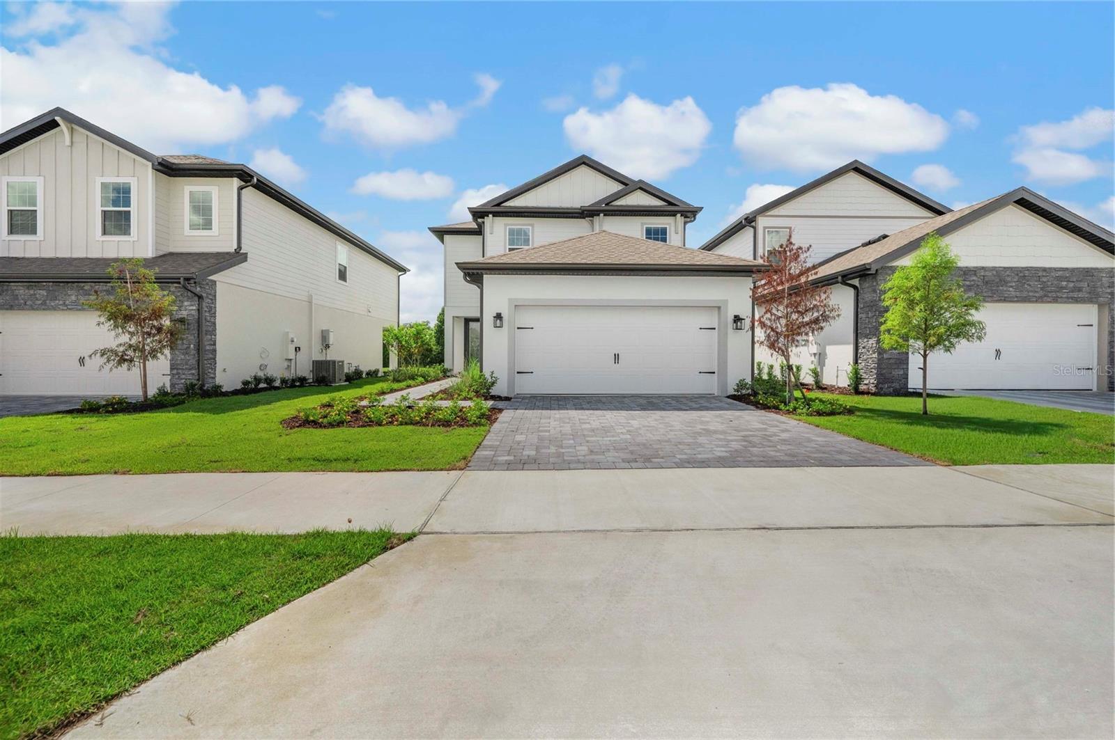 Foto de propiedad en 7833 MARLOW PL KISSIMMEE con MLS# TB8520006