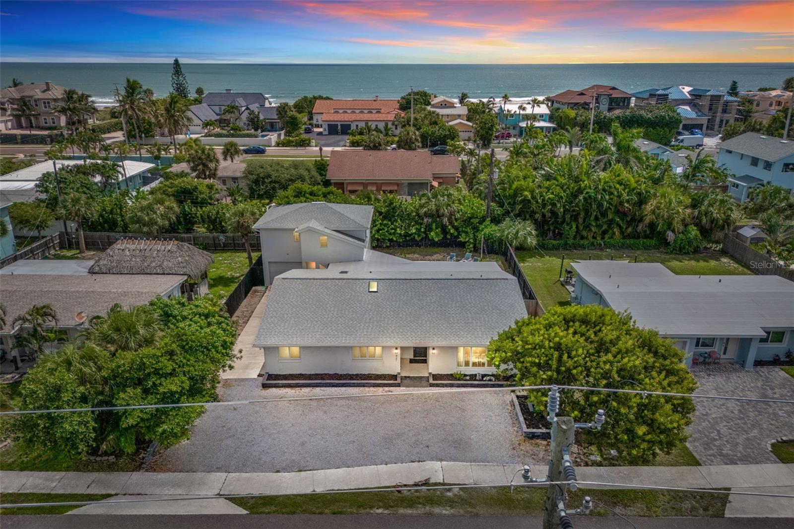 Foto de propiedad en 921 S ORLANDO AVE COCOA BEACH con MLS# TB8520267