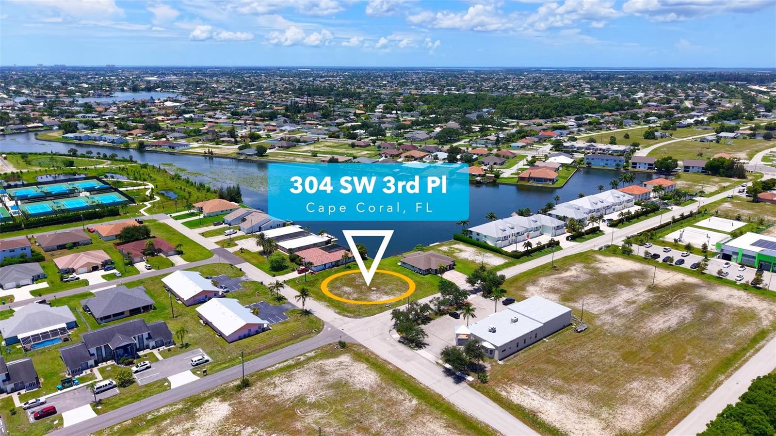 Foto de propiedad en 304 SW 3RD PL CAPE CORAL con MLS# TB8520593