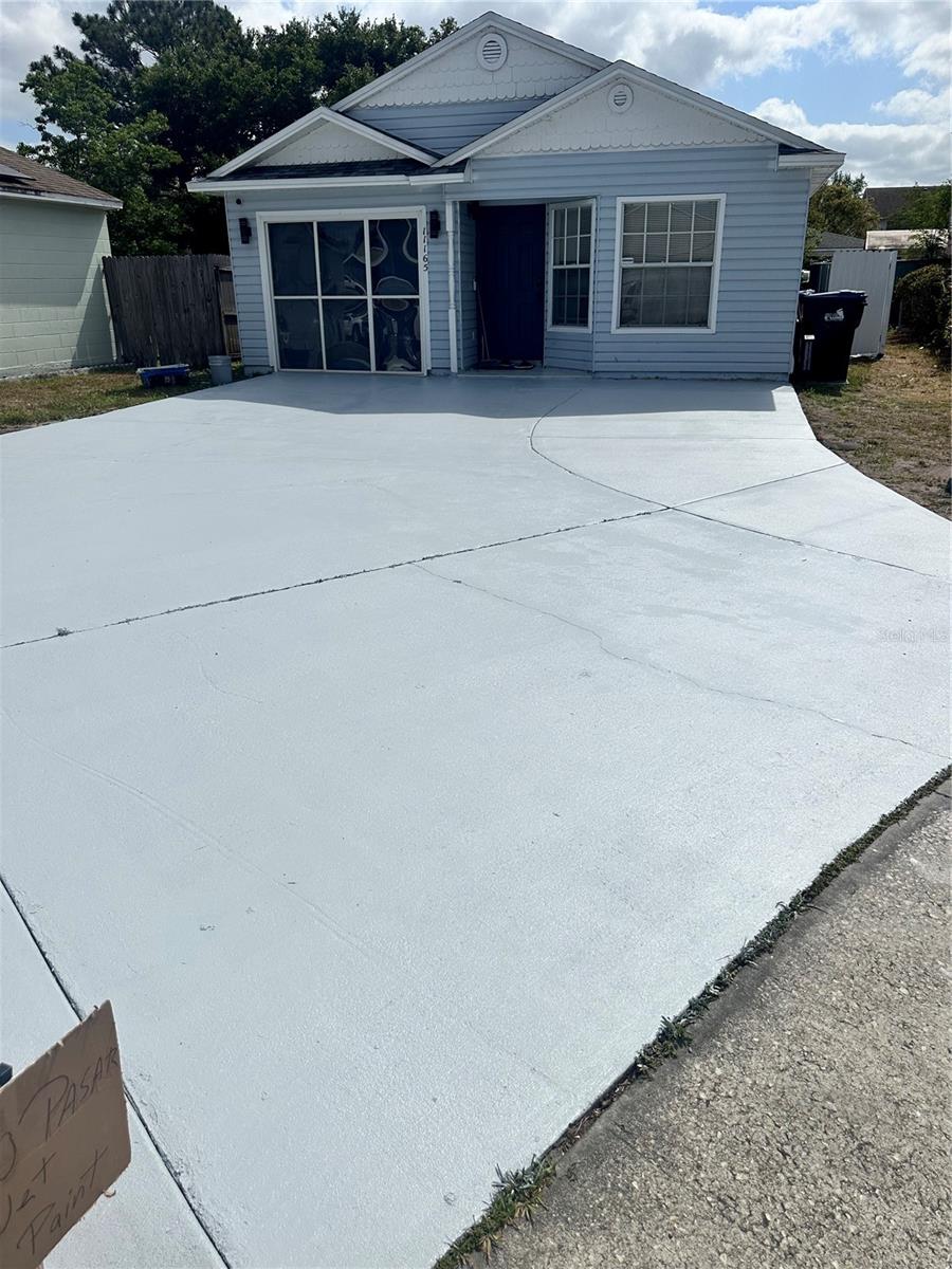 Foto de propiedad en 11165 EINBENDER RD ORLANDO con MLS# TB8521081