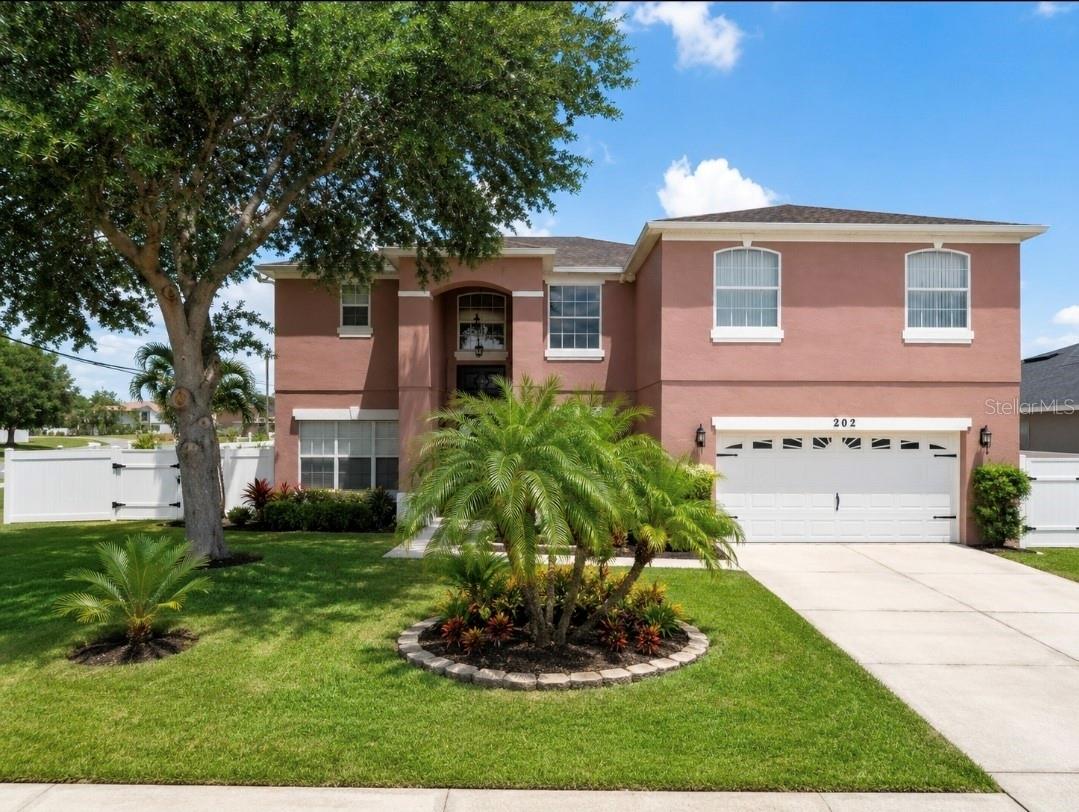 Foto de propiedad en 292 BECKENHAM DR KISSIMMEE con MLS# TB8521478