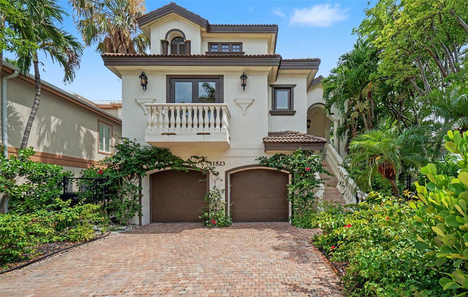 Foto de propiedad en 11523 ANDY ROSSE LN CAPTIVA con MLS# TB8522459