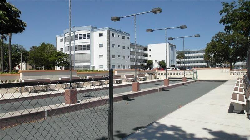 Foto de propiedad en 4090 NW 42ND AVE #105 FORT LAUDERDALE con MLS# TB8522963