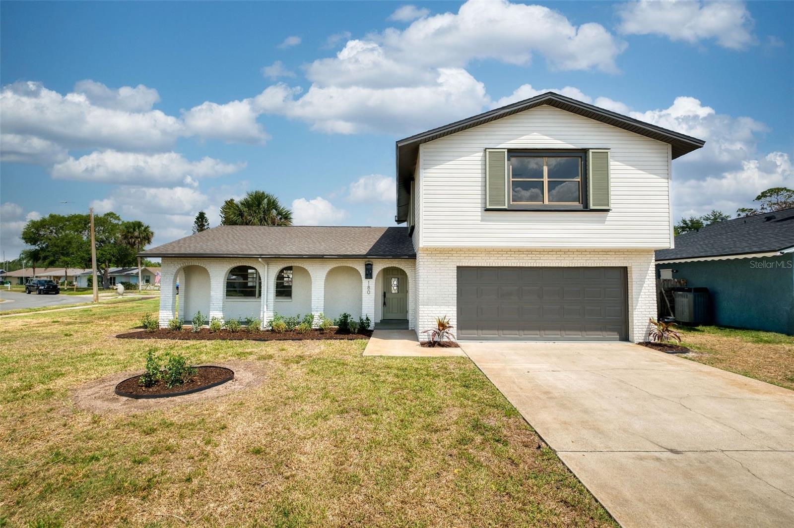 Foto de propiedad en 180 FLORIDA BLVD MERRITT ISLAND con MLS# TB8529115