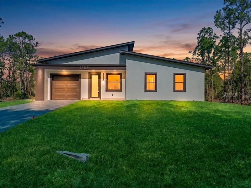 En Venta 1305 MCARTHUR AVE, LEHIGH ACRES, FL 33972