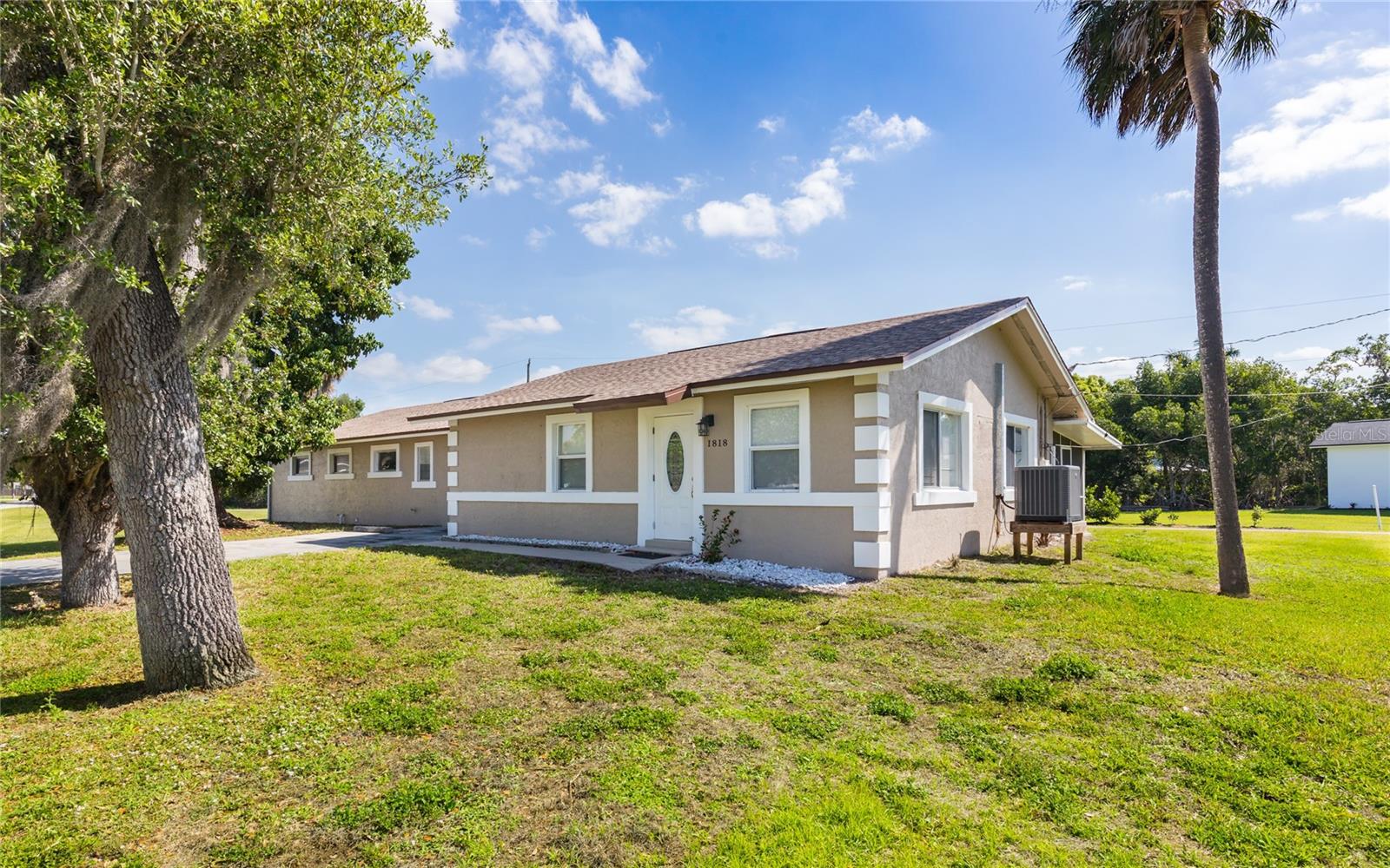 Foto de propiedad en 1818/1822 STEVENSON RD NORTH FORT MYERS con MLS# TB8531551