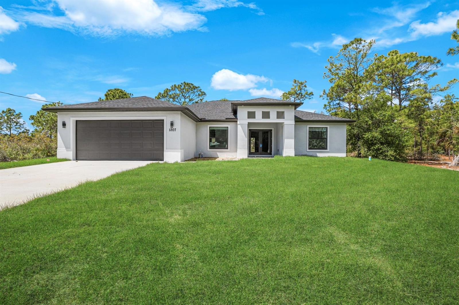 Foto de propiedad en 3201 35TH ST W LEHIGH ACRES con MLS# TB8531950
