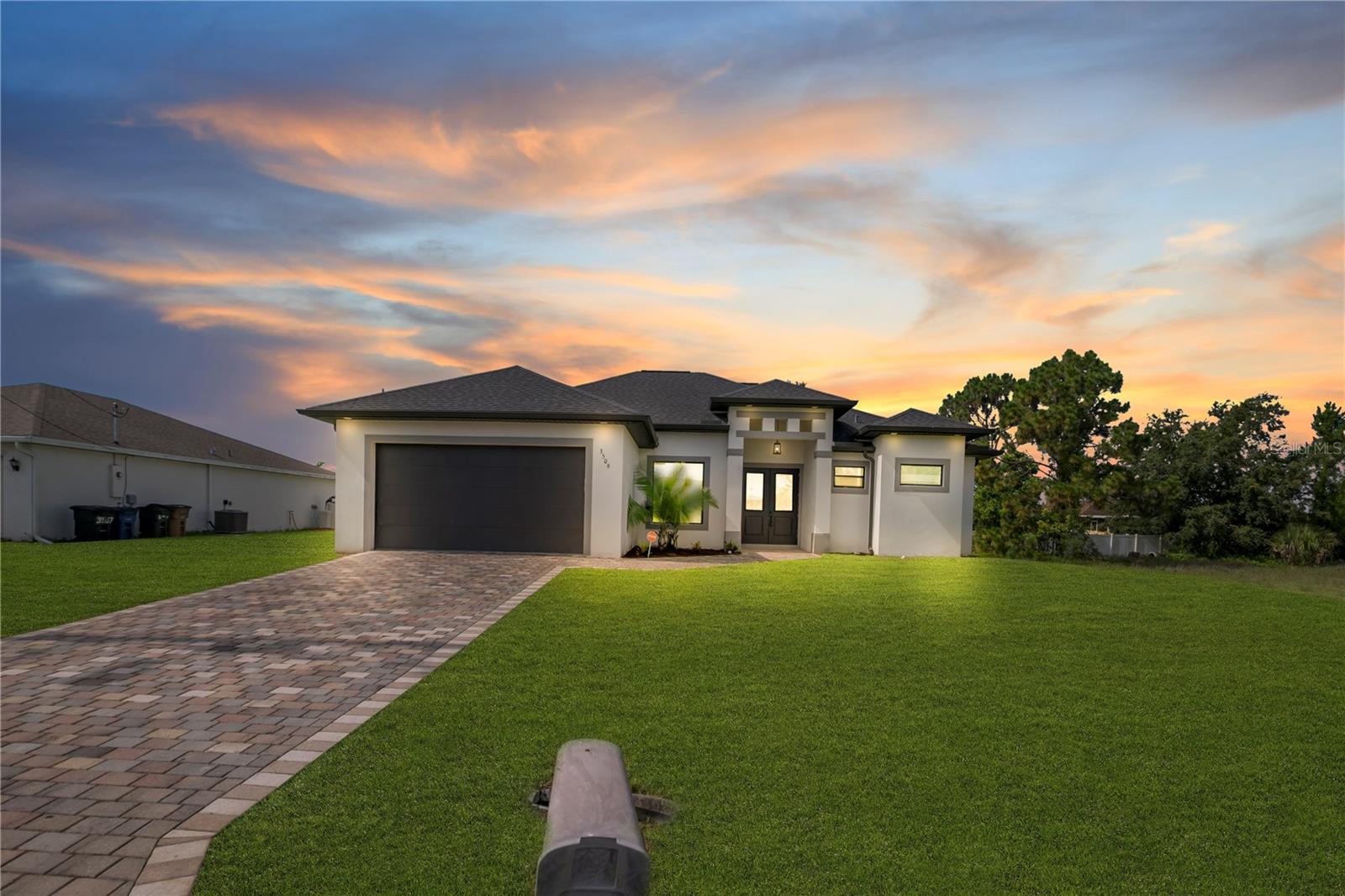 Foto de propiedad en 3509 38TH ST SW LEHIGH ACRES con MLS# TB8535736