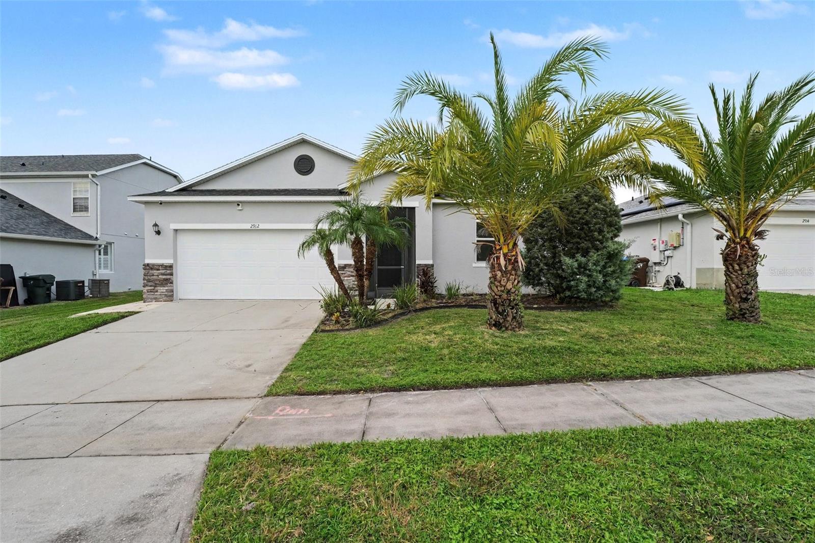 Foto de propiedad en 2912 BOATING BLVD KISSIMMEE con MLS# TB8540714