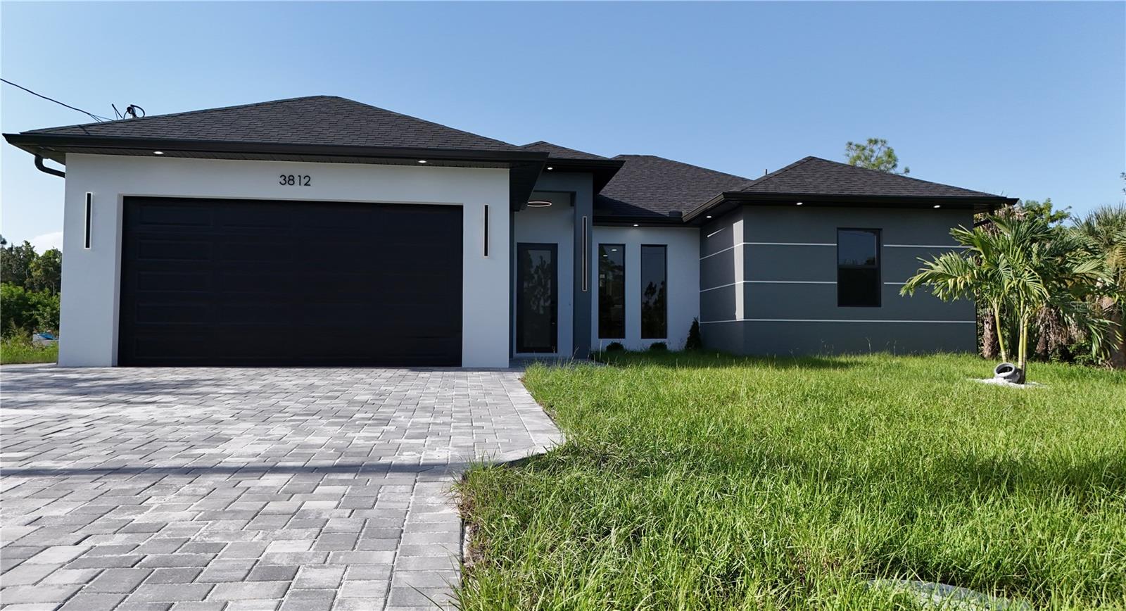 Foto de propiedad en 3812 11TH ST SW LEHIGH ACRES con MLS# TB8541020