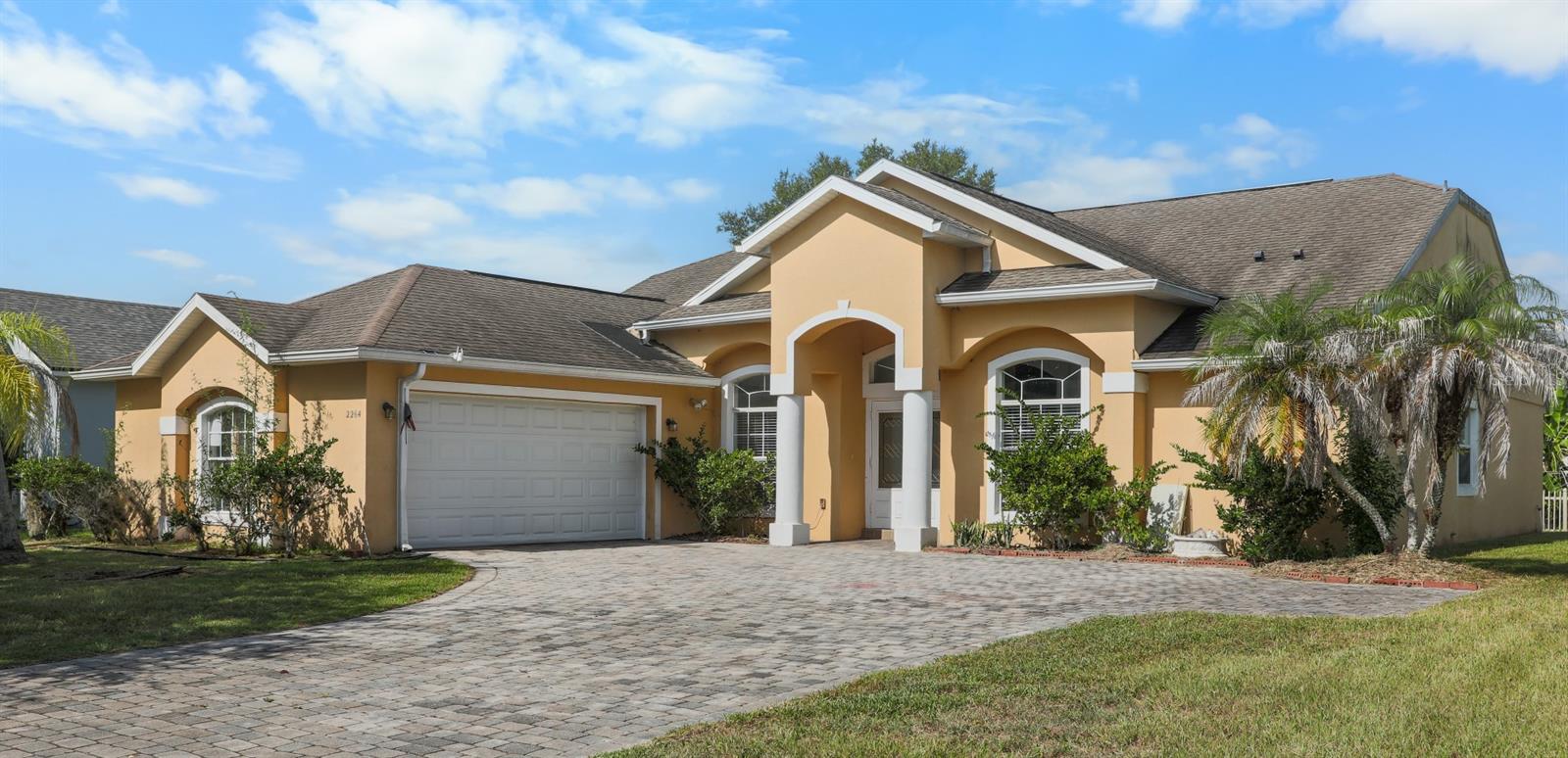 Foto de propiedad en 2264 VIEHMAN TRL KISSIMMEE con MLS# TB8541164