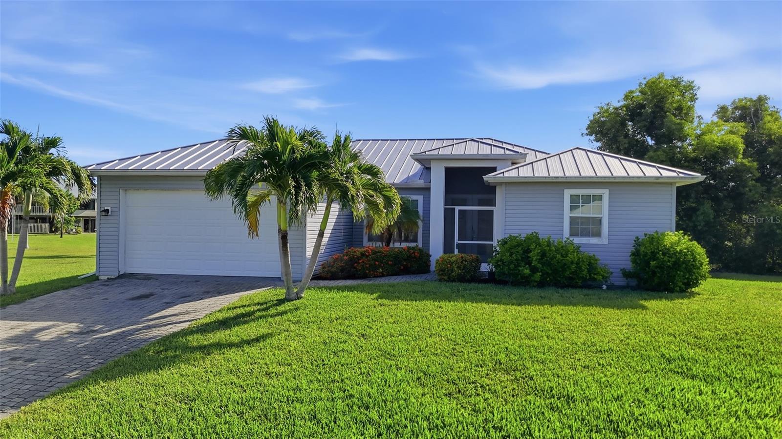 En Venta 4507 LAKE HEATHER CIR, ST JAMES CITY, FL 33956