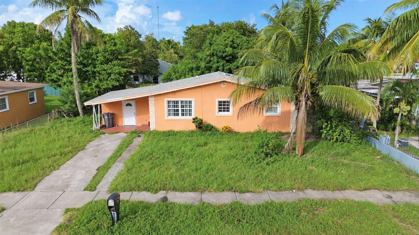 En Venta 4605 SW 32ND DR, WEST PARK, FL 33023