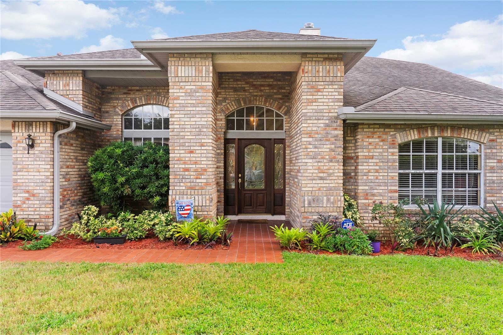 En Venta 10850 DEARDEN CIR, ORLANDO, FL 32817