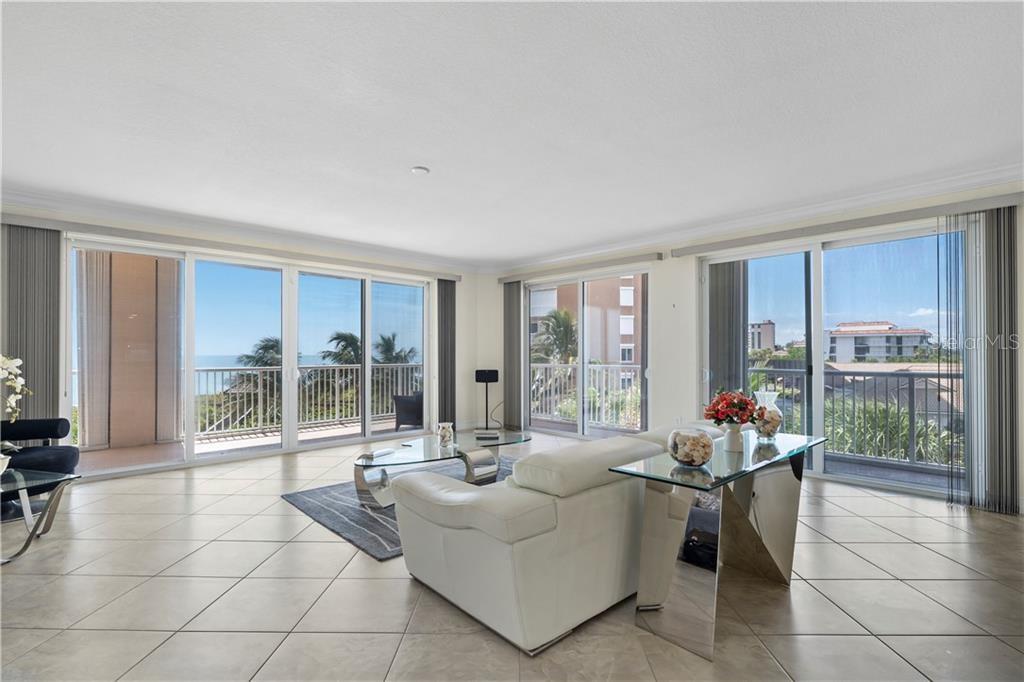 Foto de propiedad en 4180 N HIGHWAY A1A #305B HUTCHINSON ISLAND con MLS# V4946651