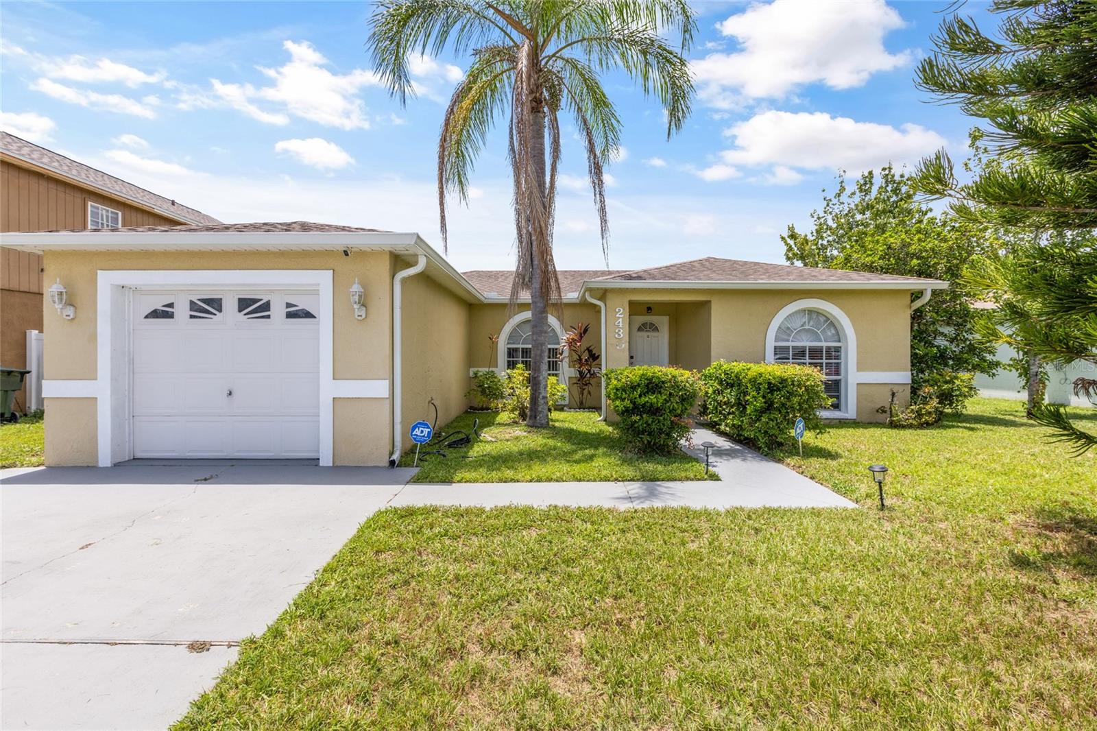 En Venta 2430 QUAIL RUN BLVD, KISSIMMEE, FL 34744