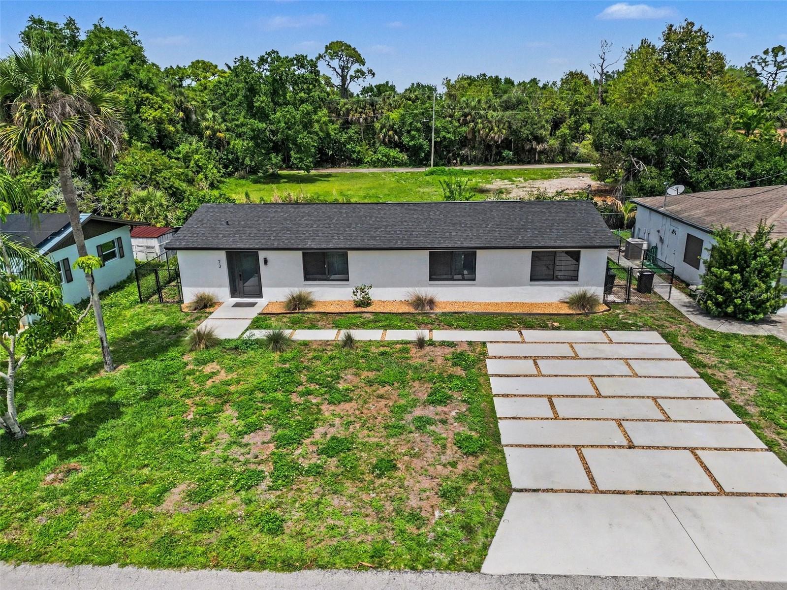 Foto de propiedad en 73 CARDINAL DR NORTH FORT MYERS con MLS# V4948332