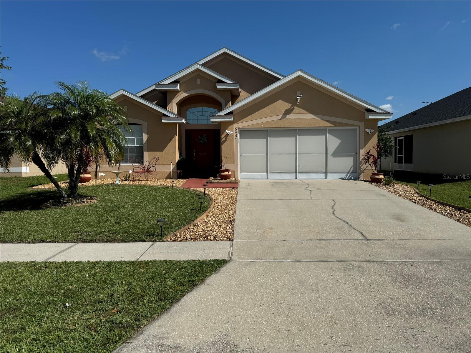 Foto de propiedad en 5427 BRYCE CANYON DR KISSIMMEE con MLS# V4949600