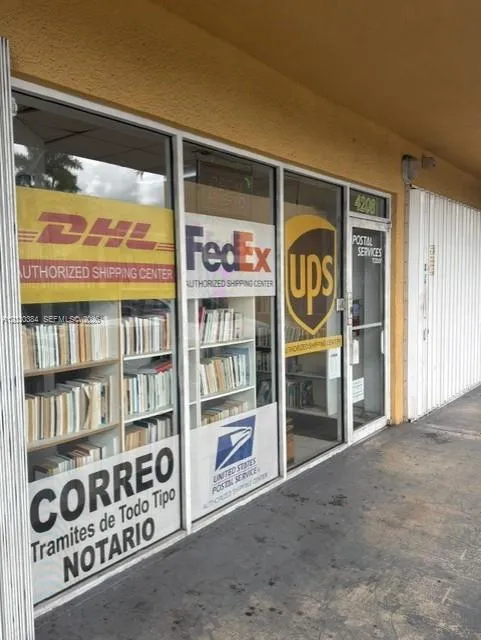 En Venta XXXX W Xxxx 16th Avenue, Hialeah, FL 33012, Hialeah, FL 33012