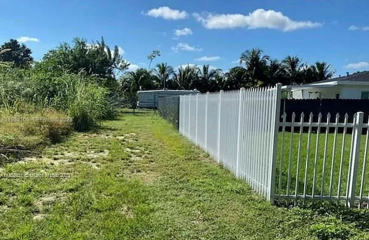 Foto de propiedad en xxxx Xxxx Bailes, Miami, FL Miami con MLS# 